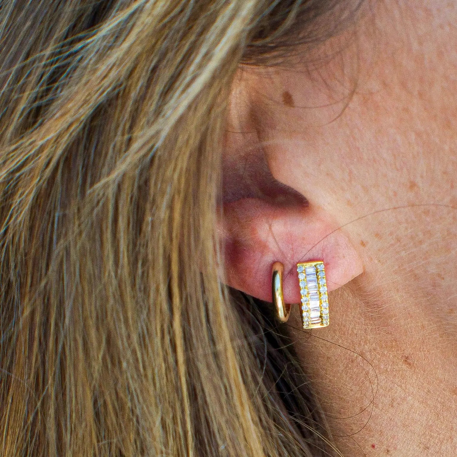 Baguette and Pav?? Diamond Hoop Earrings in 18K Yellow Gold - Image 2