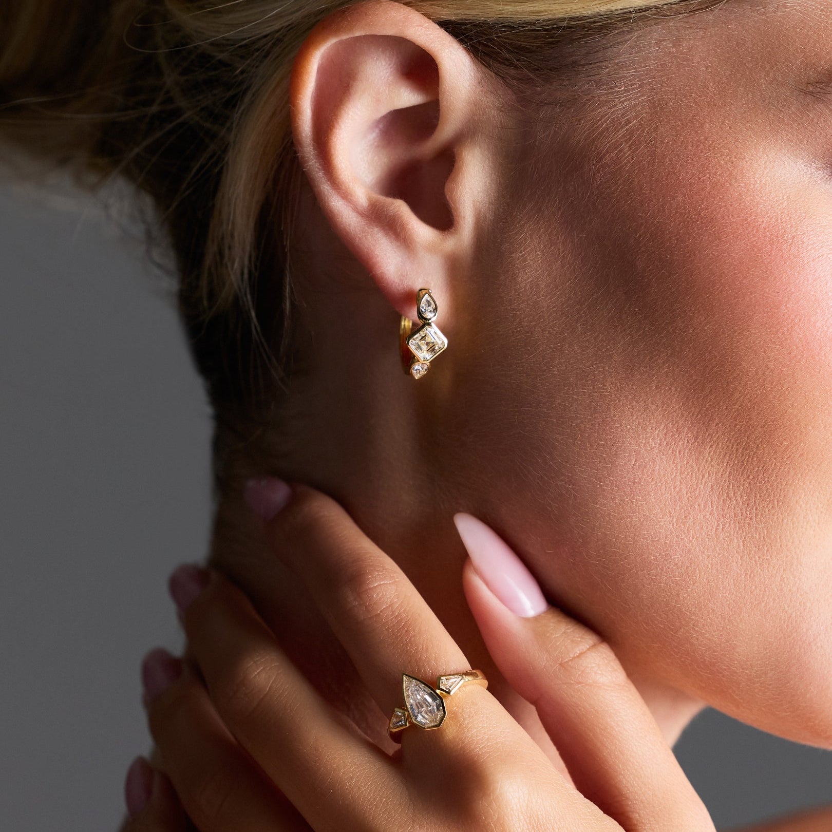 Three-Shape Diamond Bezel Ring in Yellow Gold - Image 2